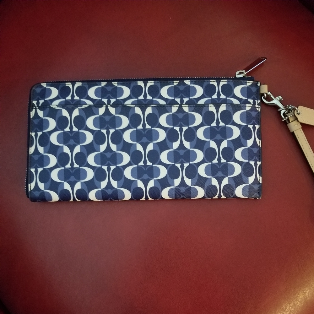 Coach Wallet/Wristlet - Picture 2 of 9